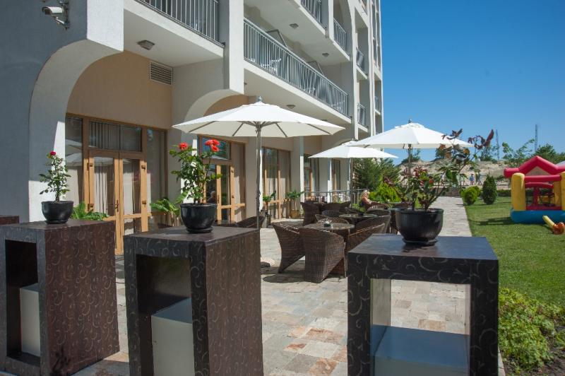 Napospart utazás Hotel Viand