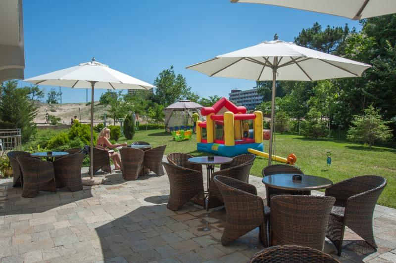 Napospart utazás Hotel Viand