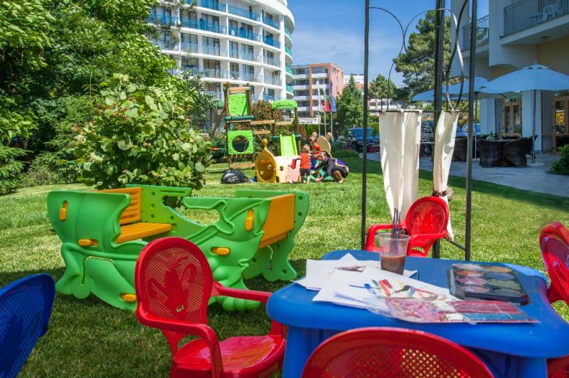 Napospart utazás Hotel Viand