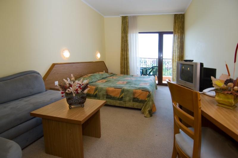 Napospart utazás Hotel Hrizantema