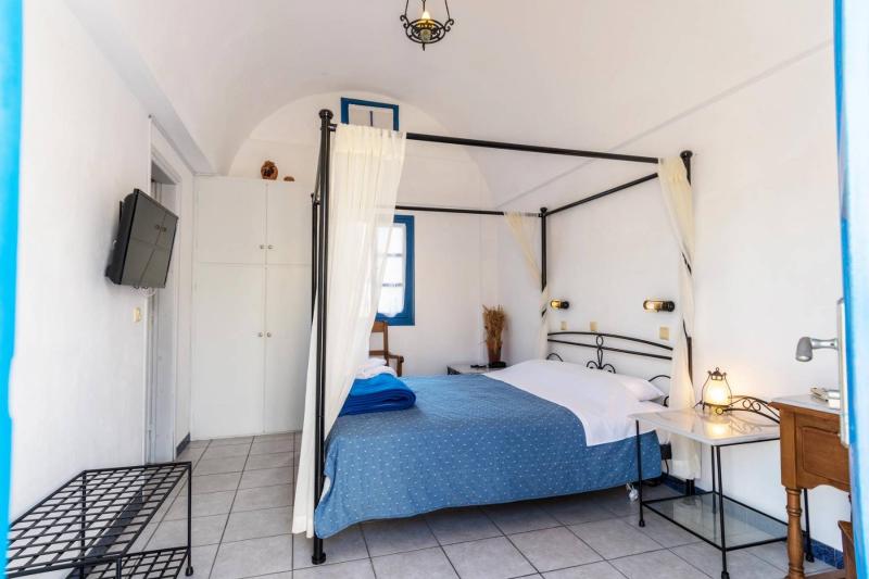 Szantorini Fira utazás Irigeneia Hotel