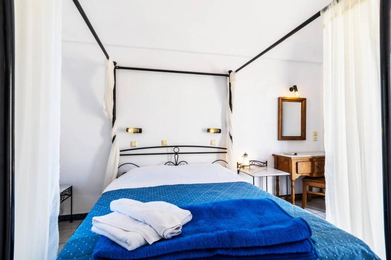 Szantorini Fira utazás Irigeneia Hotel