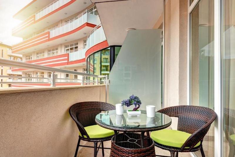 Napospart utazás Maria Palace