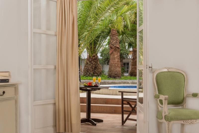 Szantorini Fira utazás Mediterranean White Resort Hotel