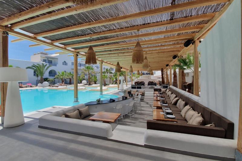 Szantorini Fira utazás Mediterranean White Resort Hotel