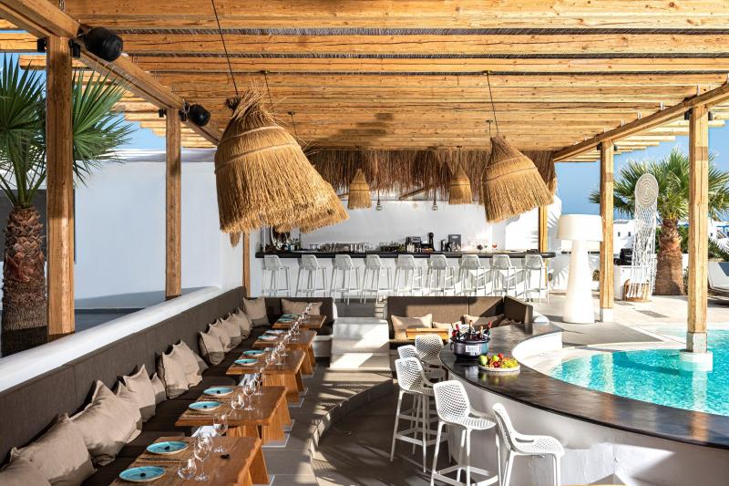 Szantorini Fira utazás Mediterranean White Resort Hotel