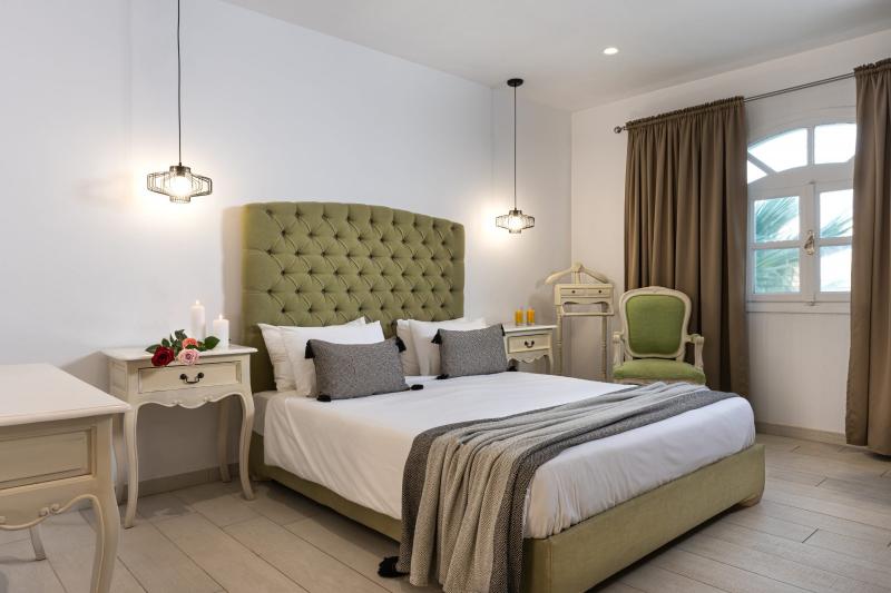 Szantorini Fira utazás Mediterranean White Resort Hotel