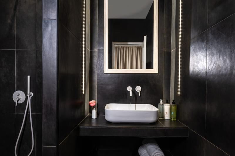 Szantorini Fira utazás Mediterranean White Resort Hotel