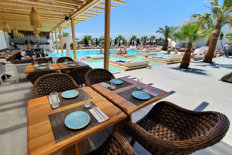 Szantorini Fira utazás Mediterranean White Resort Hotel