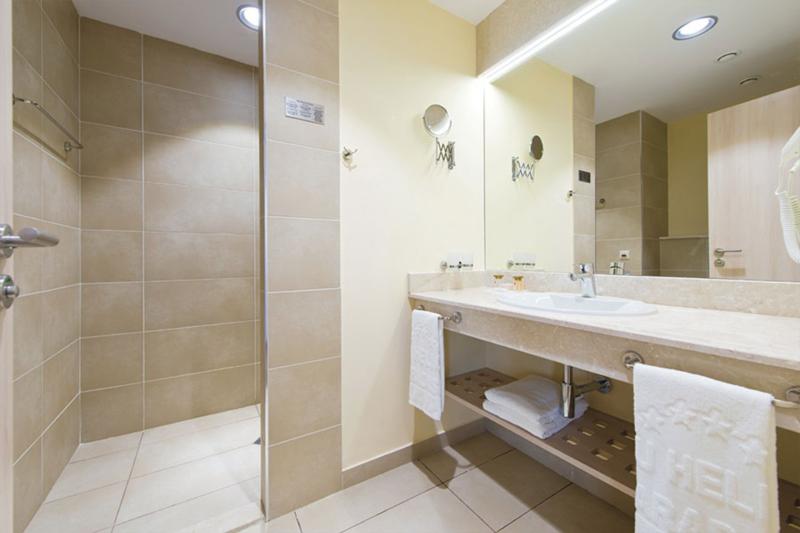 Napospart utazás Riu Helios Paradise Hotel