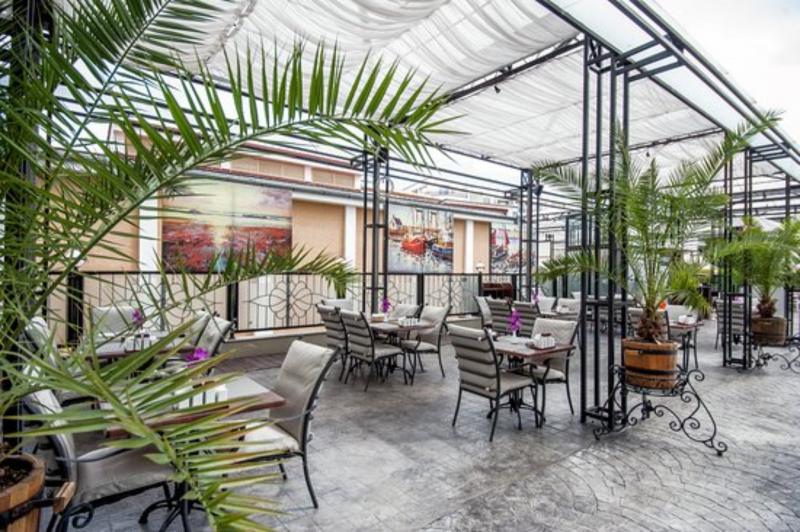 Napospart utazás Rome Palace Deluxe Hotel