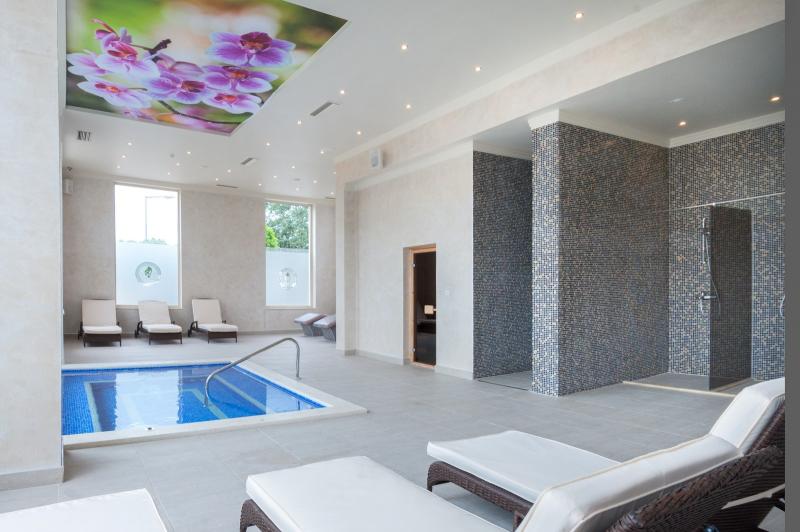 Napospart utazás Rome Palace Deluxe Hotel