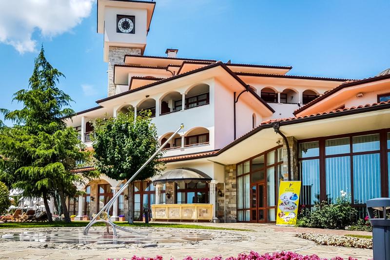 Napospart utazás Royal Palace Helena Sands Hotel