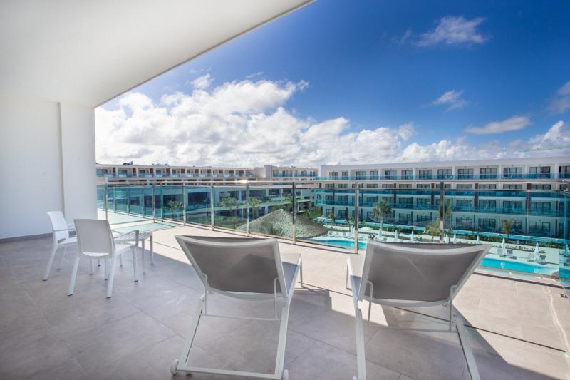 Dominika utazás Serenade Punta Cana Beach & Spa Resort Hotel