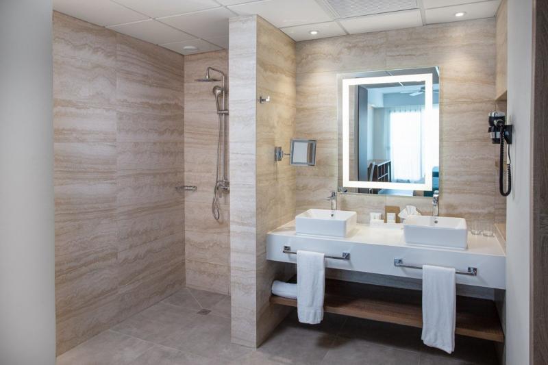 Dominika utazás Serenade Punta Cana Beach & Spa Resort Hotel