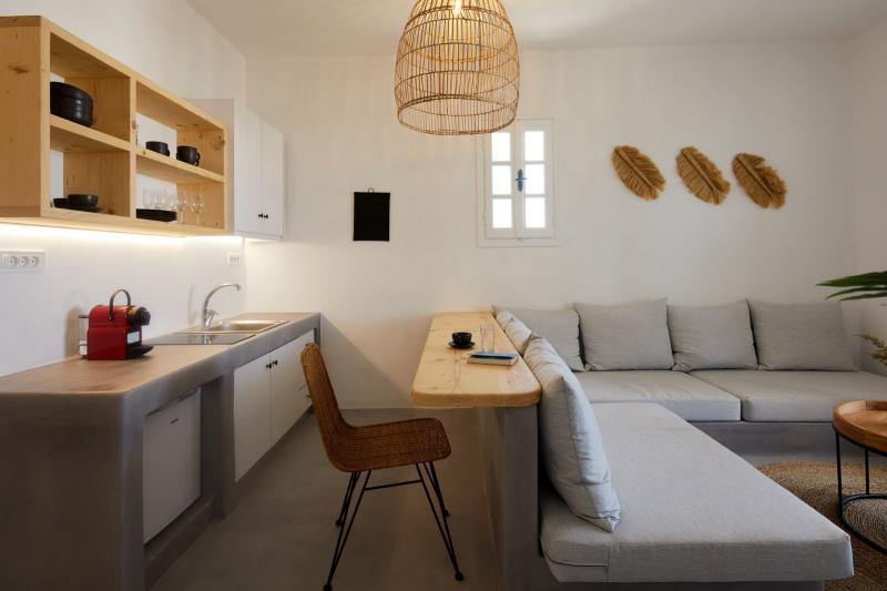 Szantorini utazás Symmetry Suites Hotel