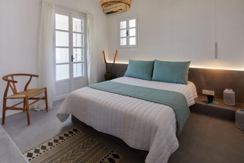 Szantorini utazás Symmetry Suites Hotel