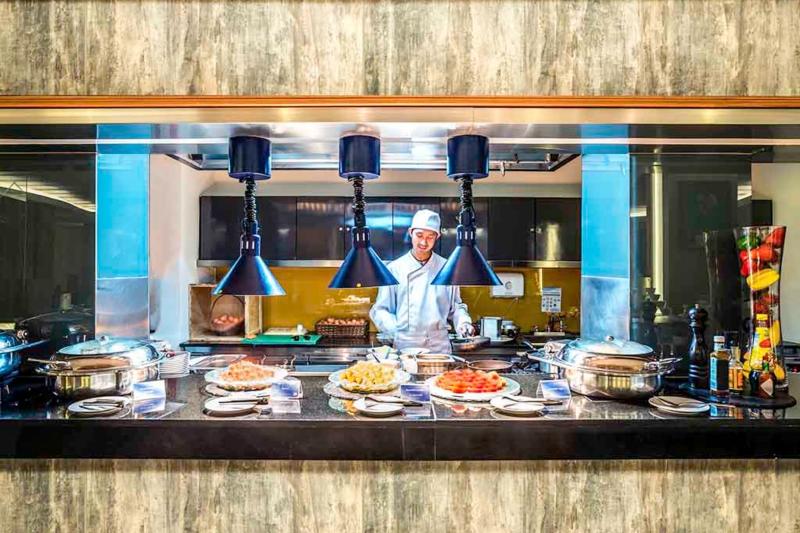 Phuket utazás Destination Resorts Phuket Karon Beach