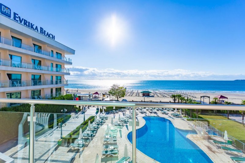 Dit Evrika Beach Club Hotel Napospart