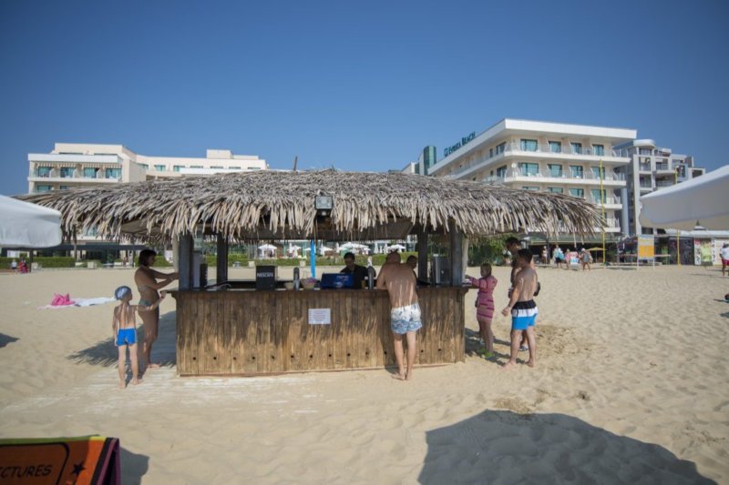 Dit Evrika Beach Club Hotel Napospart