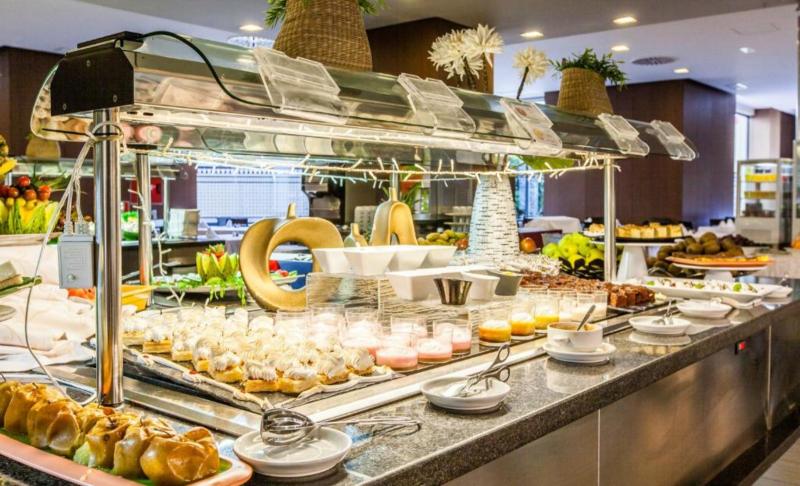 Costa Del Sol Torremolinos utazás Gran Hotel Cervantes By Bluesea