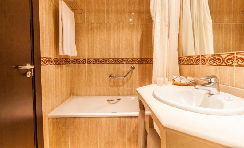 Costa Del Sol Torremolinos utazás Gran Hotel Cervantes By Bluesea