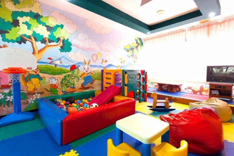 Phuket utazás Hotel Andaman Beach Suites