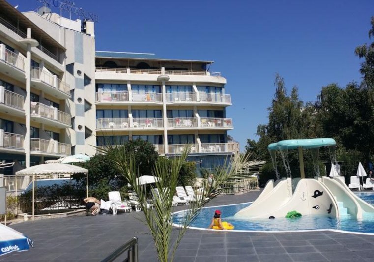 Napospart utazás Hotel Aquamarine