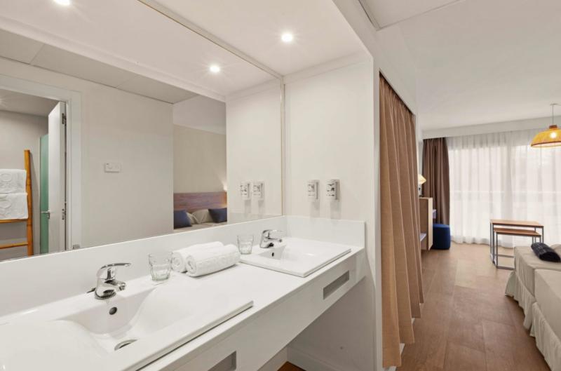 Mallorca utazás Hotel Fergus Club Palmanova Park