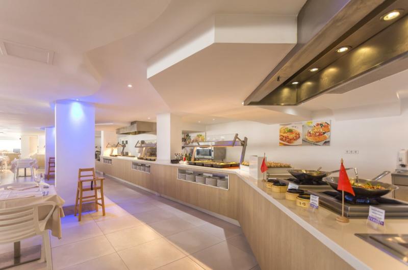 Mallorca Santa Ponsa utazás Hotel Fergus Stlye Cala Blanca Suites