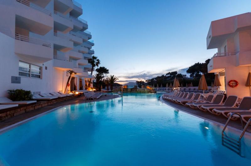 Mallorca Santa Ponsa utazás Hotel Fergus Stlye Cala Blanca Suites