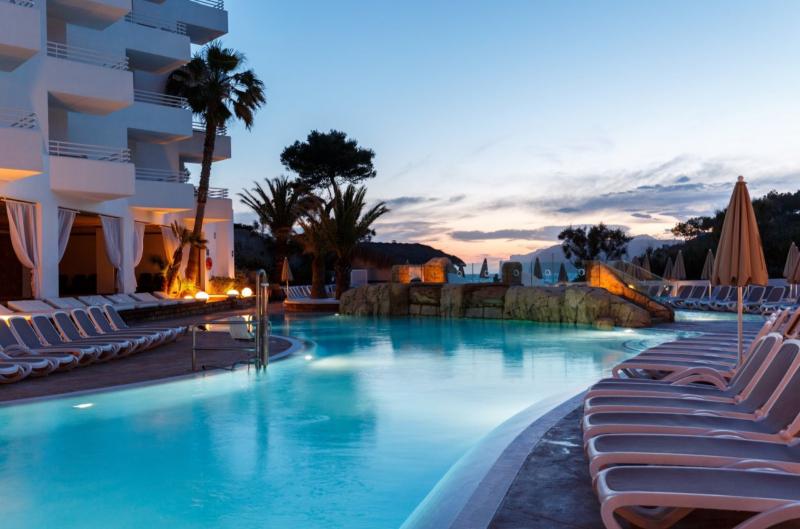Mallorca Santa Ponsa utazás Hotel Fergus Stlye Cala Blanca Suites