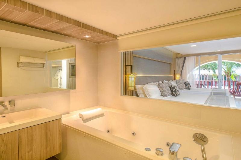 Phuket utazás Hotel Graceland Resort & Spa