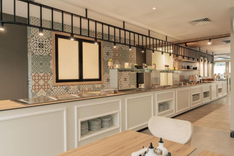 Napospart utazás Hotel Perla