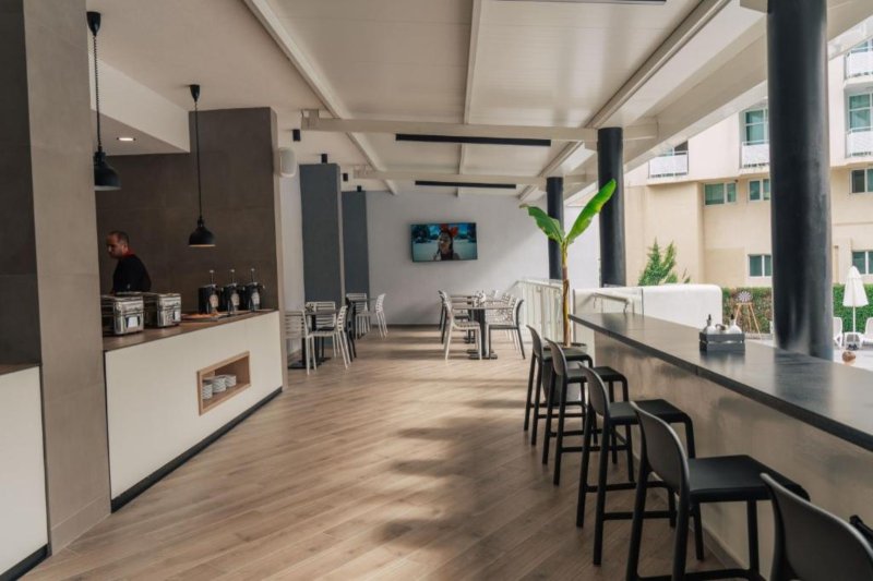 Napospart utazás Hotel Perla