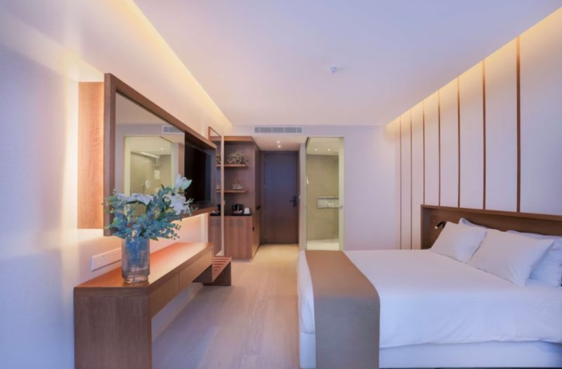 Dél-Ciprus utazás Hotel Radisson Beach Resort