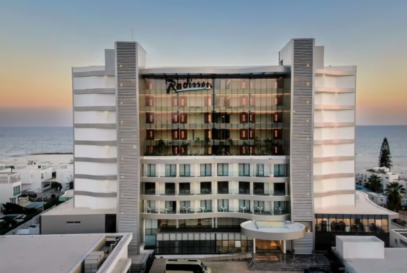 Dél-Ciprus utazás Hotel Radisson Beach Resort