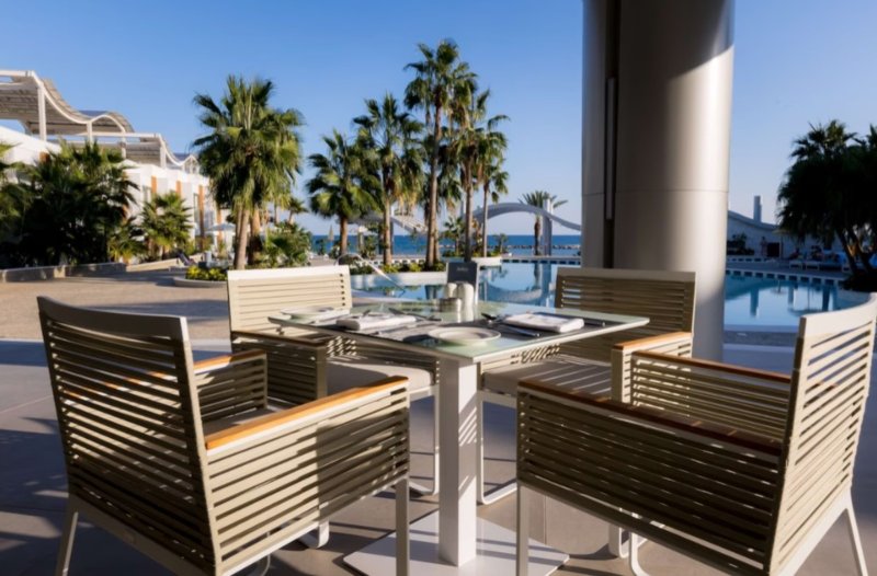 Hotel Radisson Beach Resort Dél-Ciprus