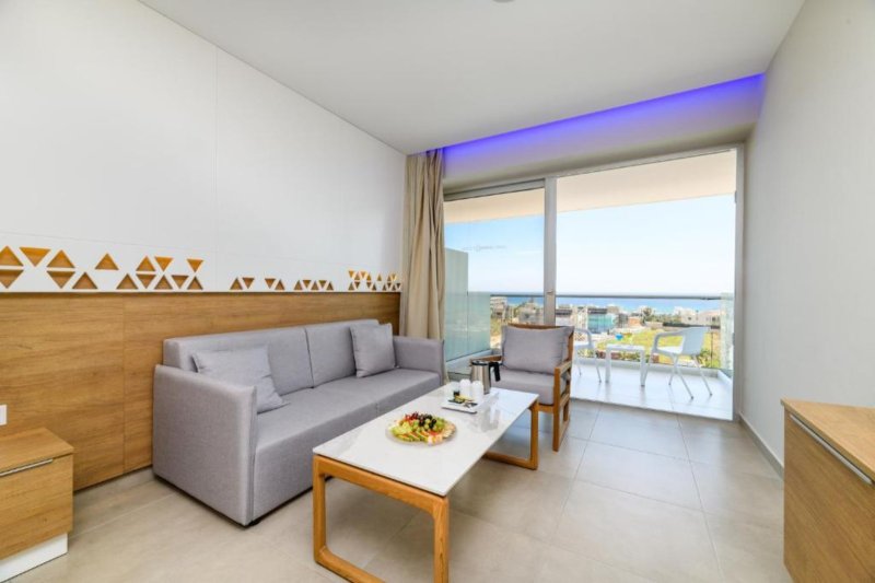 Dél-Ciprus utazás Hotel Tasia Maris Seasons