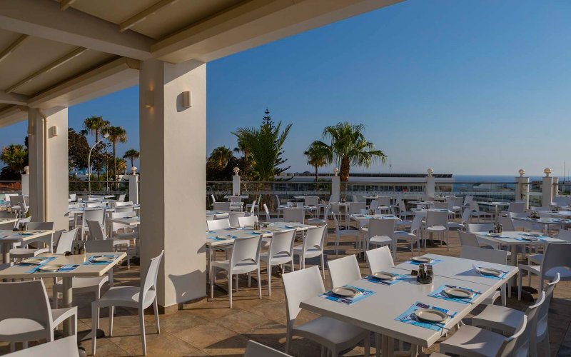 Dél-Ciprus utazás Hotel Tofinis