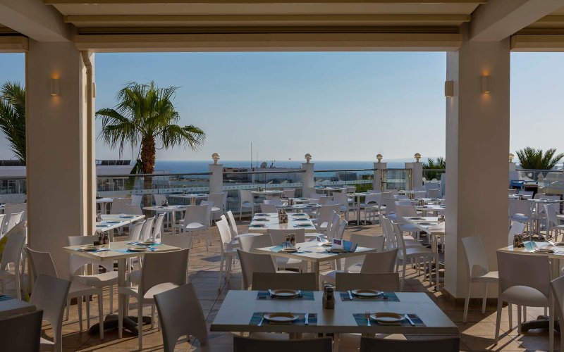 Dél-Ciprus utazás Hotel Tofinis