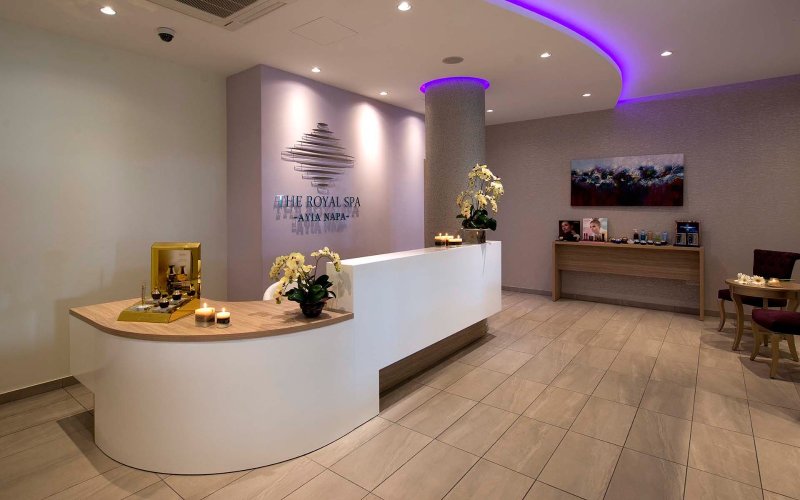 Dél-Ciprus utazás Hotel Tofinis