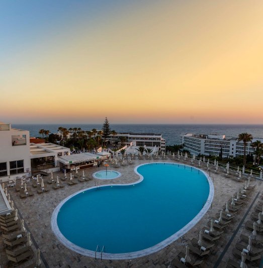 Dél-Ciprus utazás Hotel Tofinis