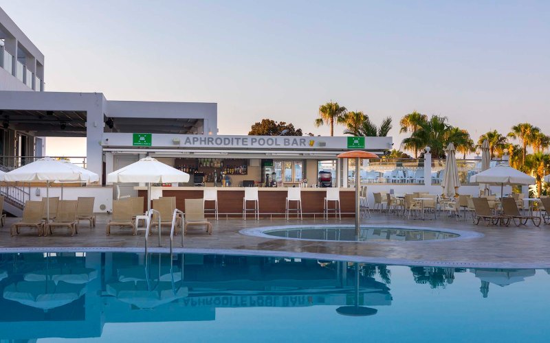 Dél-Ciprus utazás Hotel Tofinis