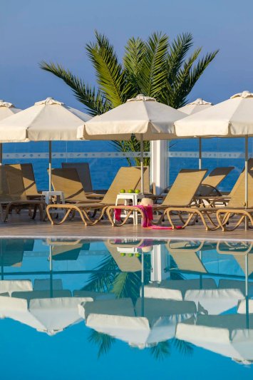 Dél-Ciprus utazás Hotel Tofinis