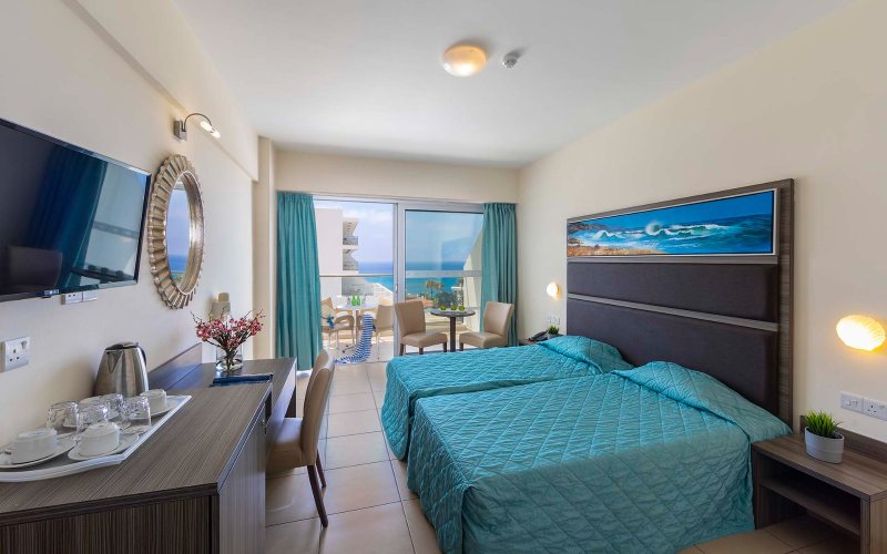 Dél-Ciprus utazás Hotel Tofinis