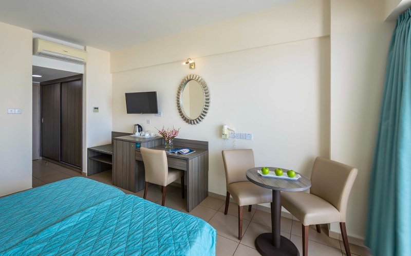 Dél-Ciprus utazás Hotel Tofinis