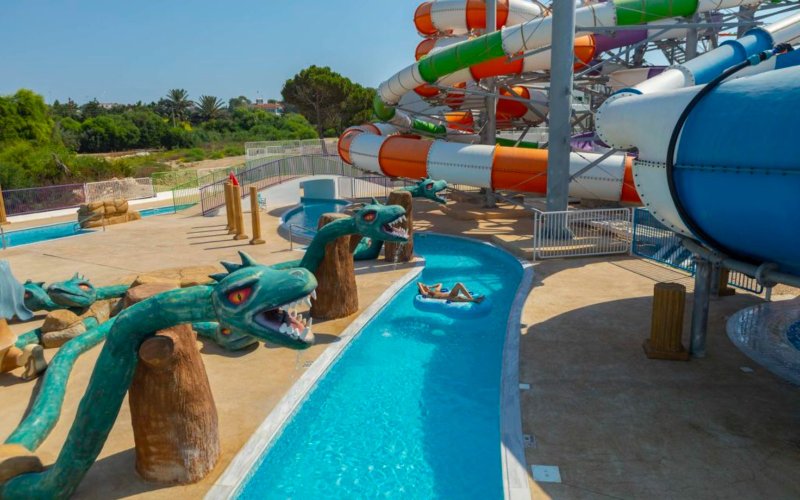 Dél-Ciprus utazás Hotel Tofinis