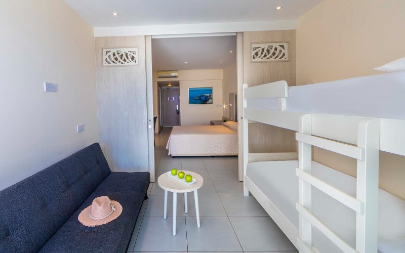 Dél-Ciprus utazás Hotel Tofinis