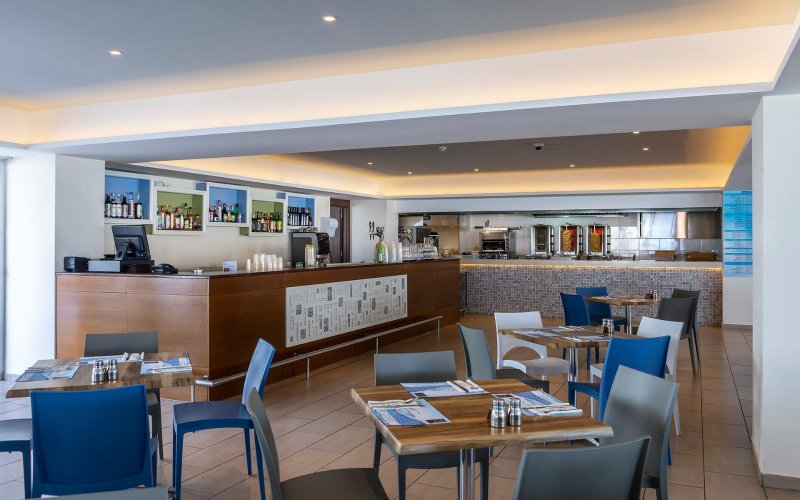 Dél-Ciprus utazás Hotel Tofinis